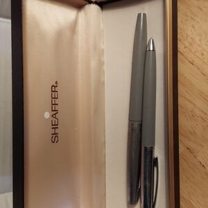 Sheaffer Fountain and Ball Point Pen Set in Box